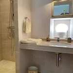 Bed & Breakfast Chateau La Rochette 3*
