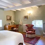 Chateau La Rochette Bed & Breakfast