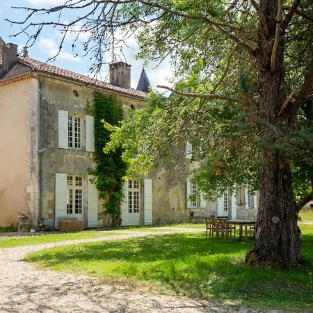 Chateau La Rochette Couette-café 3*