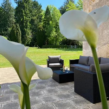 Chateau La Rochette Bed and Breakfast