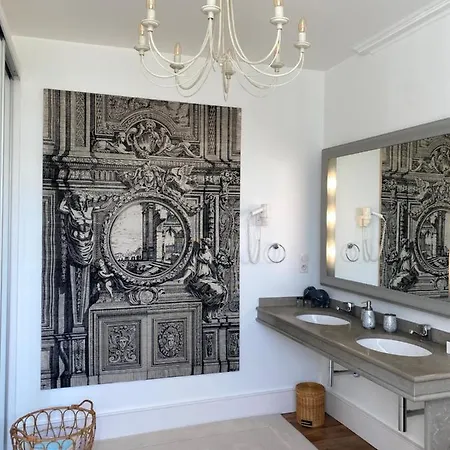 Chateau La Rochette 3*