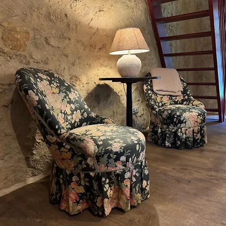 Chateau La Rochette 3*