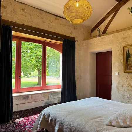 Chateau La Rochette 3*