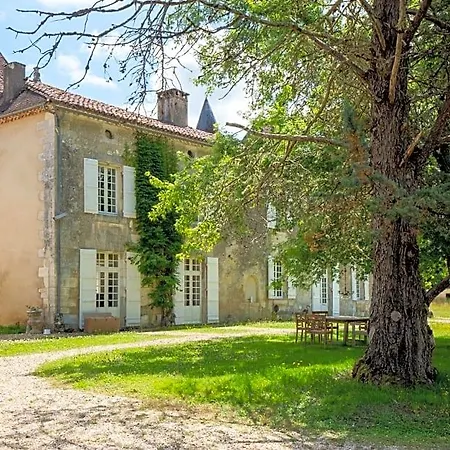 Chateau La Rochette 3*