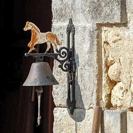 Bed and Breakfast Chateau La Rochette 3*