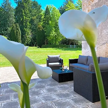 Chateau La Rochette Bed and Breakfast 3*