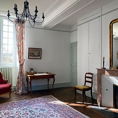 Chateau La Rochette Bed and Breakfast
