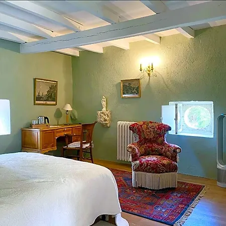 Chateau La Rochette Bed and Breakfast