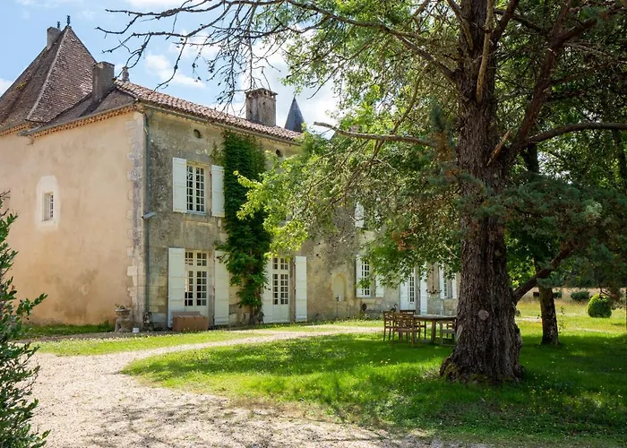 Chateau La Rochette Oda ve Kahvaltı 3*