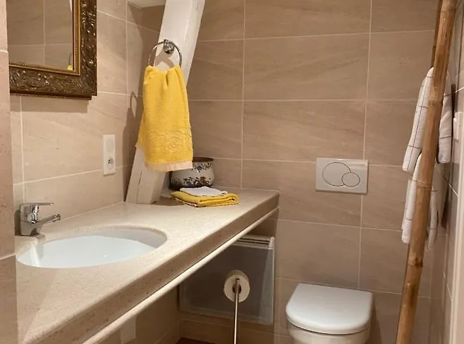 Oda ve Kahvaltı Chateau La Rochette