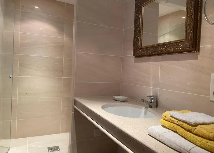 Chateau La Rochette 3*