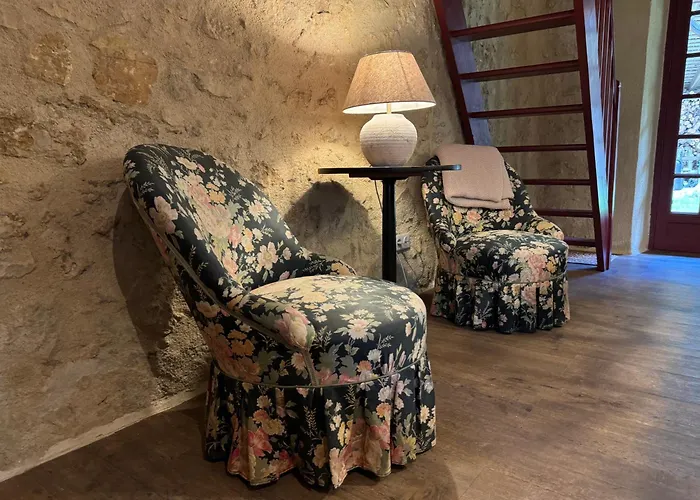 Chateau La Rochette 3*