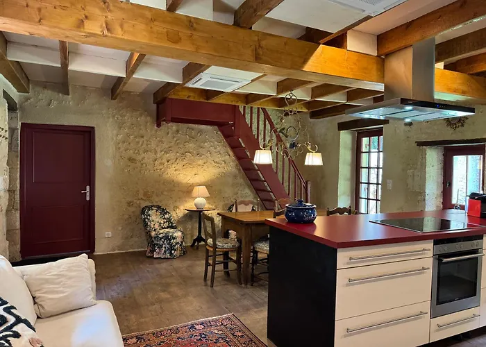 Chateau La Rochette 3* Lisle