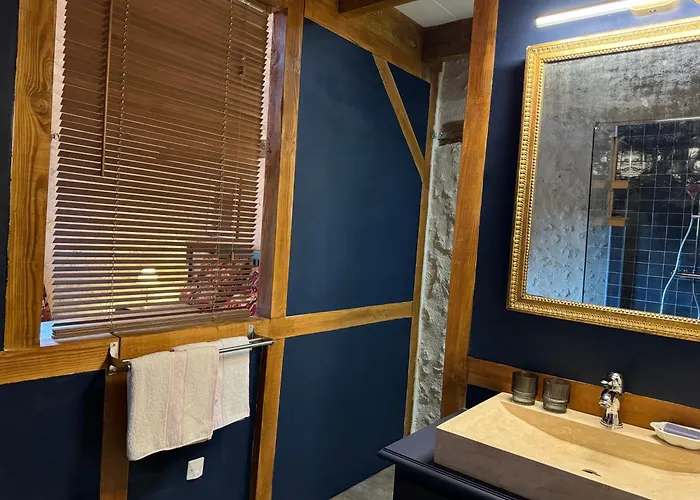 Oda ve Kahvaltı Chateau La Rochette 3*